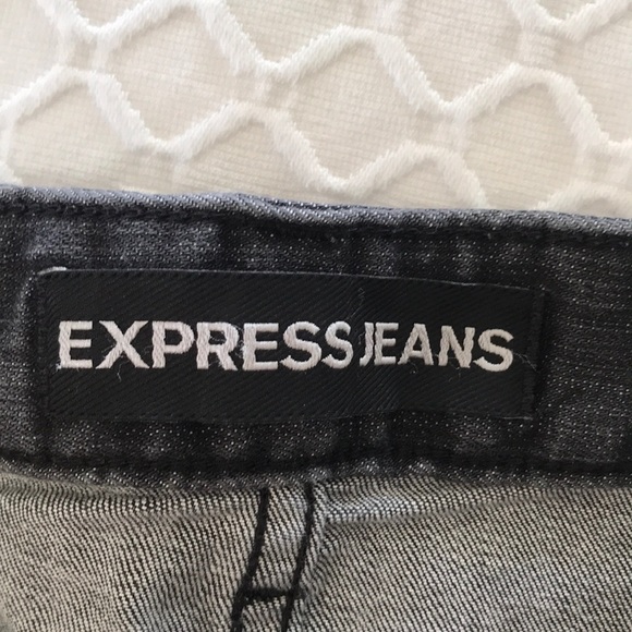 Black short - Picture 4 of 4